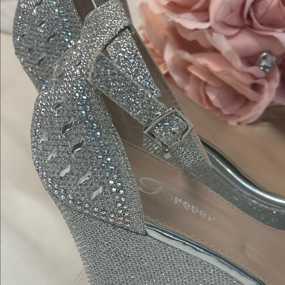 Ladies Forever Silver Sandal platform, sandal, size - Picture 14 of 16